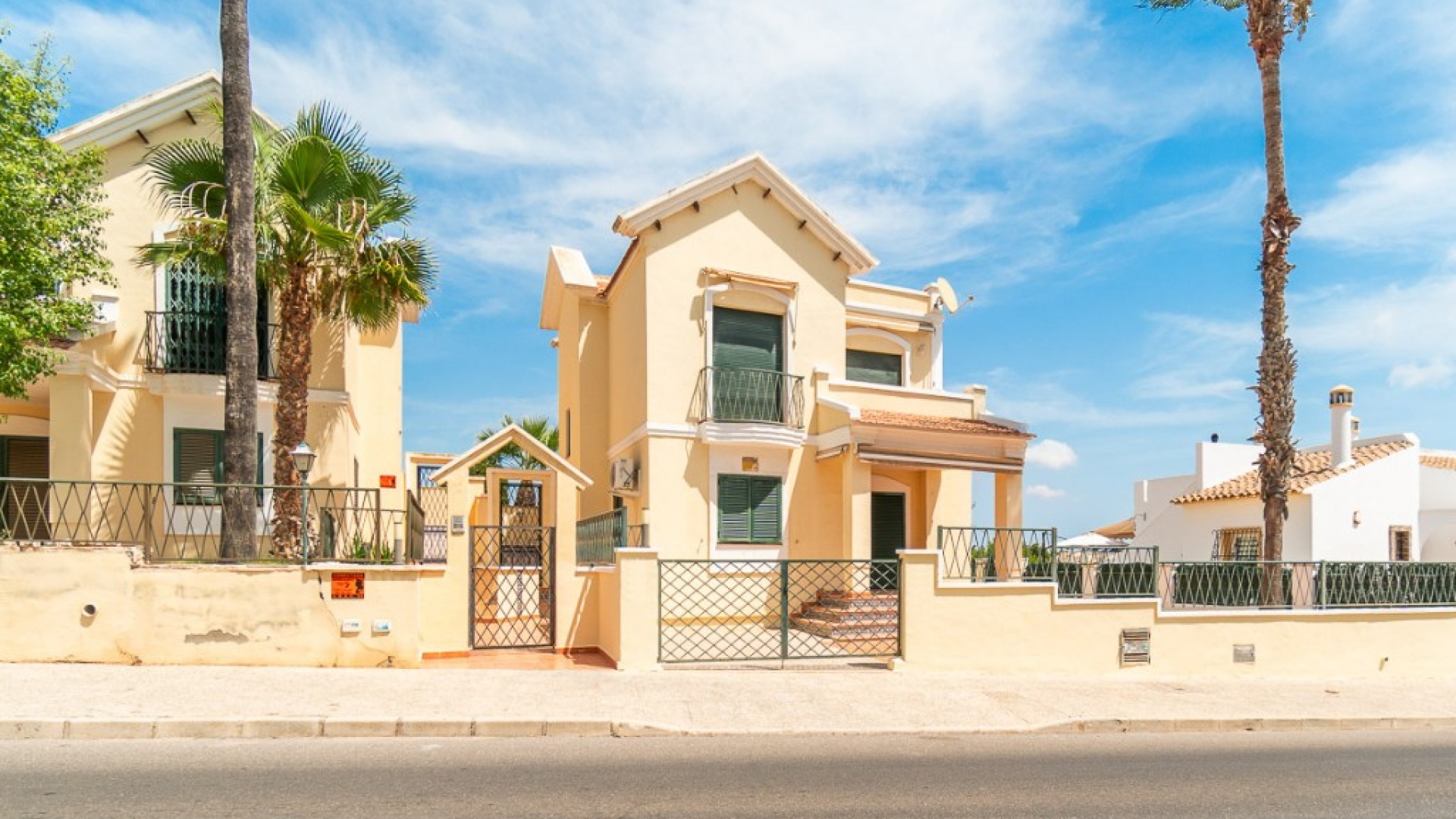 Återförsäljning - Villa - Orihuela Costa - Villamartin