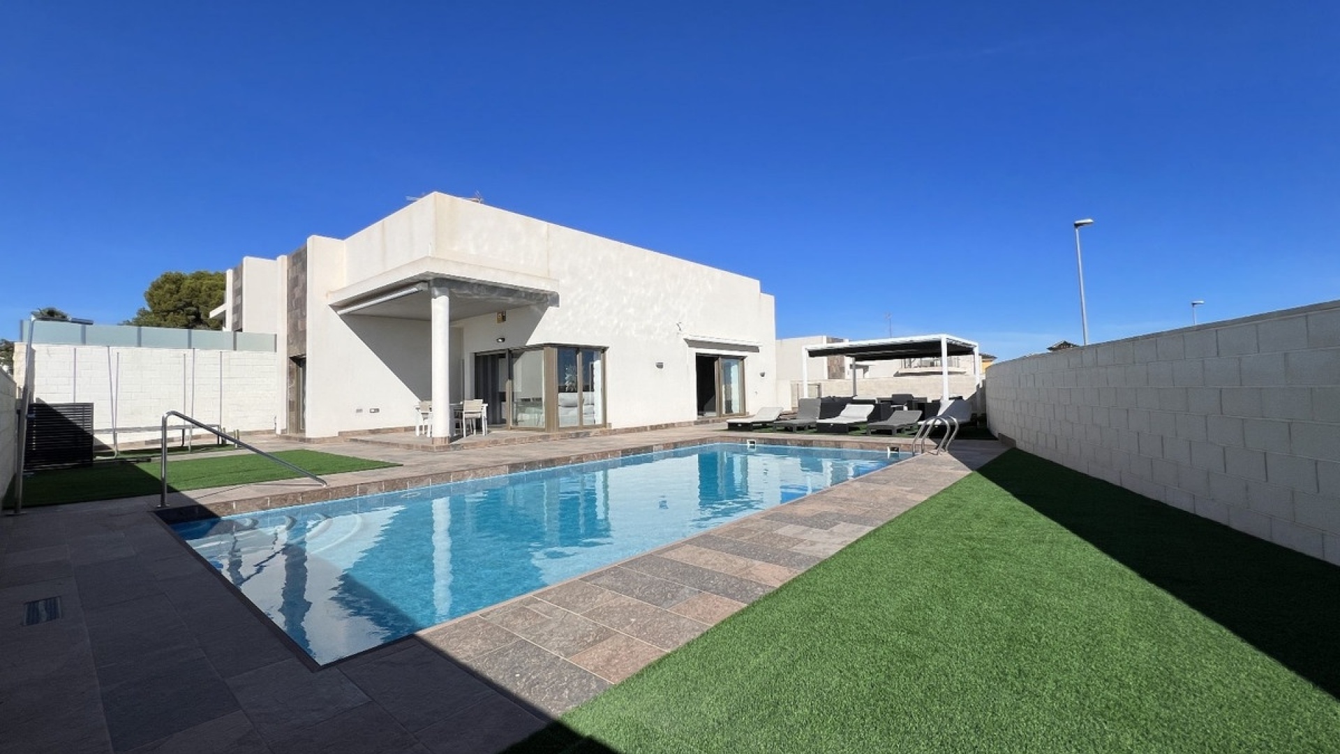 Återförsäljning - Villa - Orihuela - Orihuela Costa