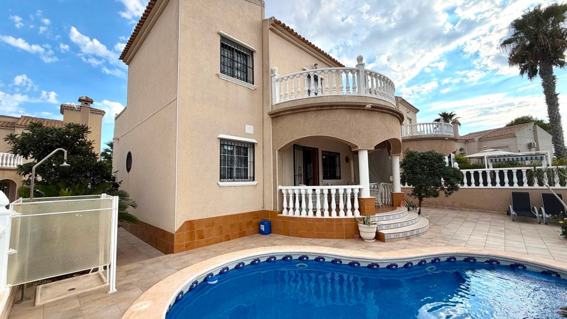Återförsäljning - Villa - Orihuela - Orihuela Costa