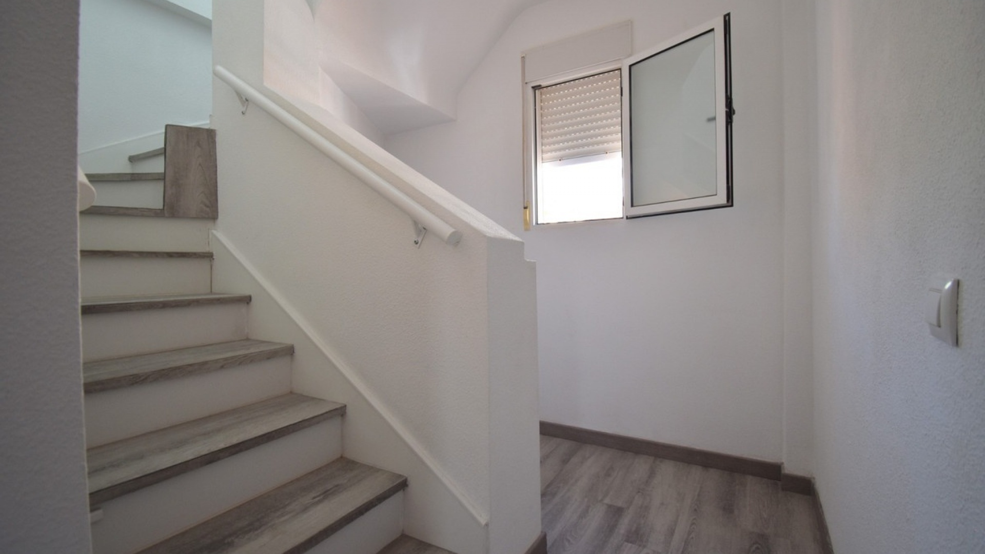 Återförsäljning - Villa - Orihuela - Playa Flamenca
