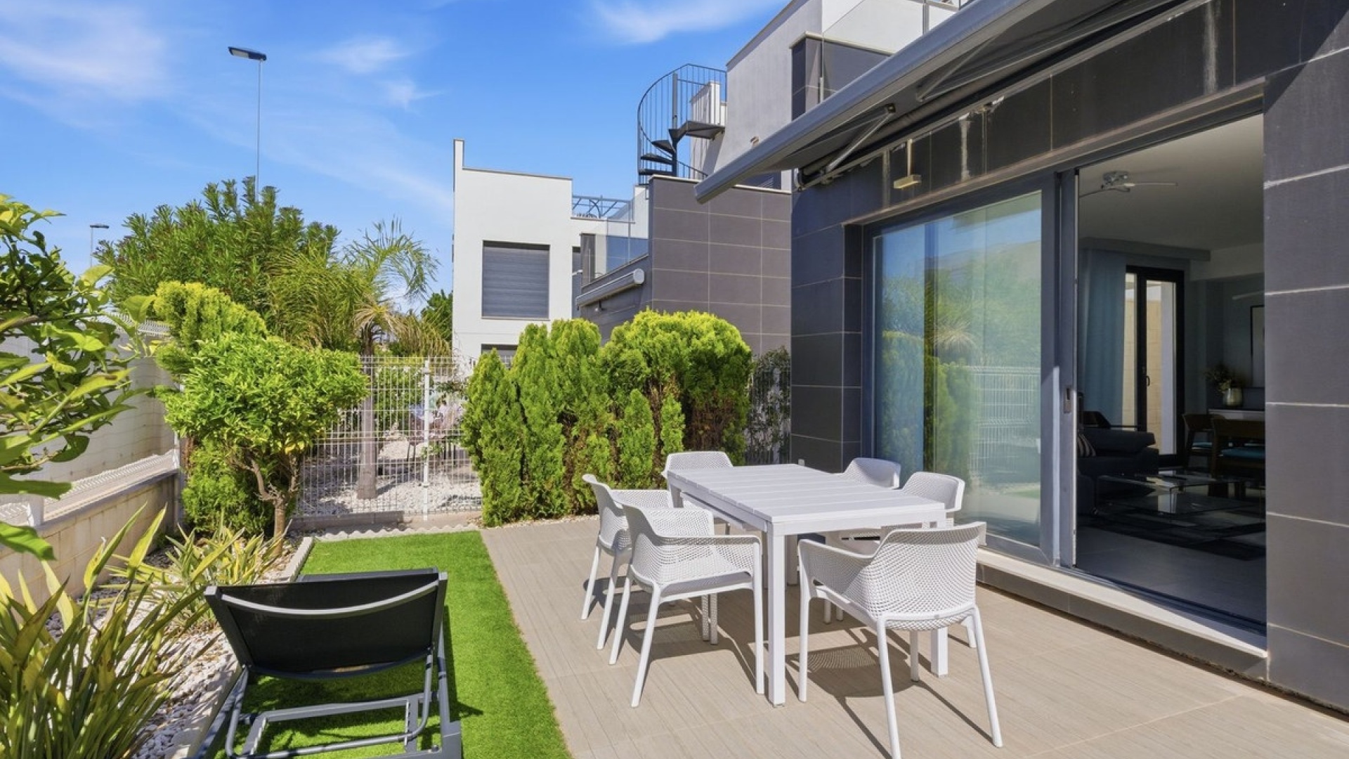 Återförsäljning - Villa - Orihuela - Punta Prima