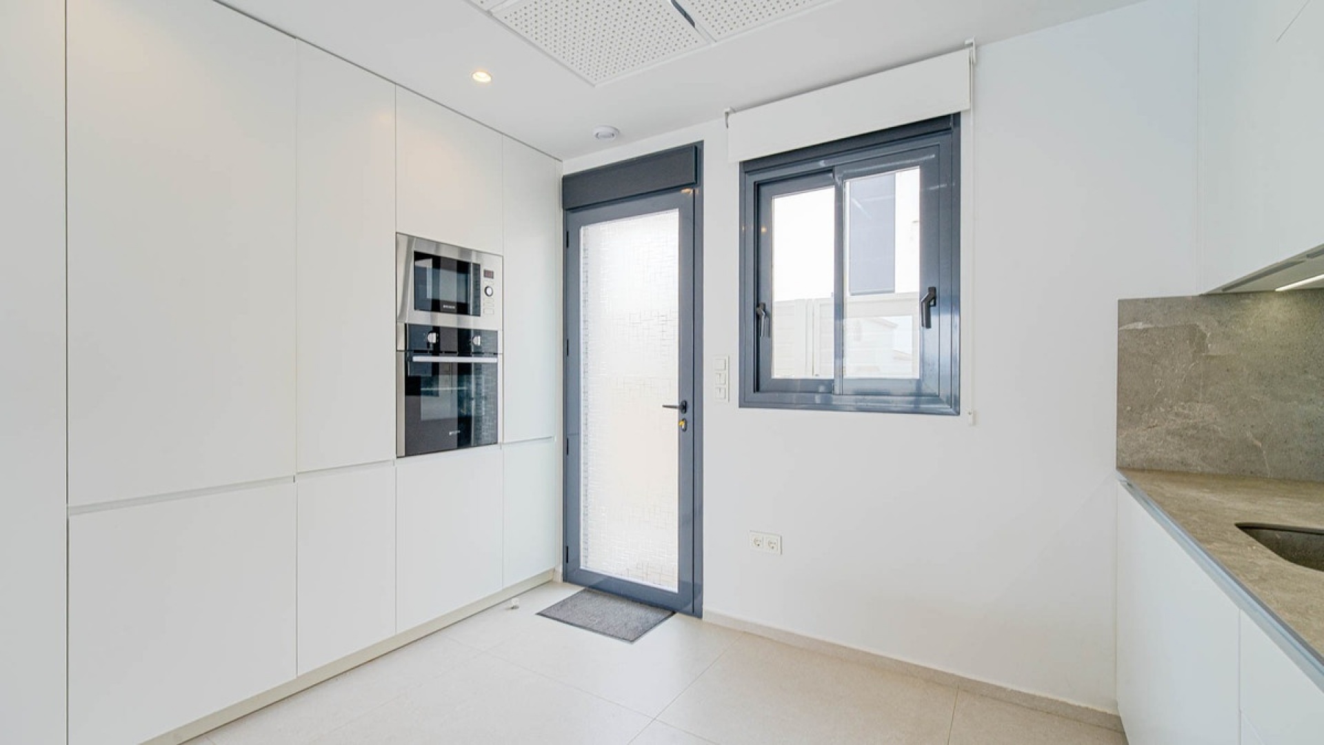 Återförsäljning - Villa - Orihuela - Punta Prima