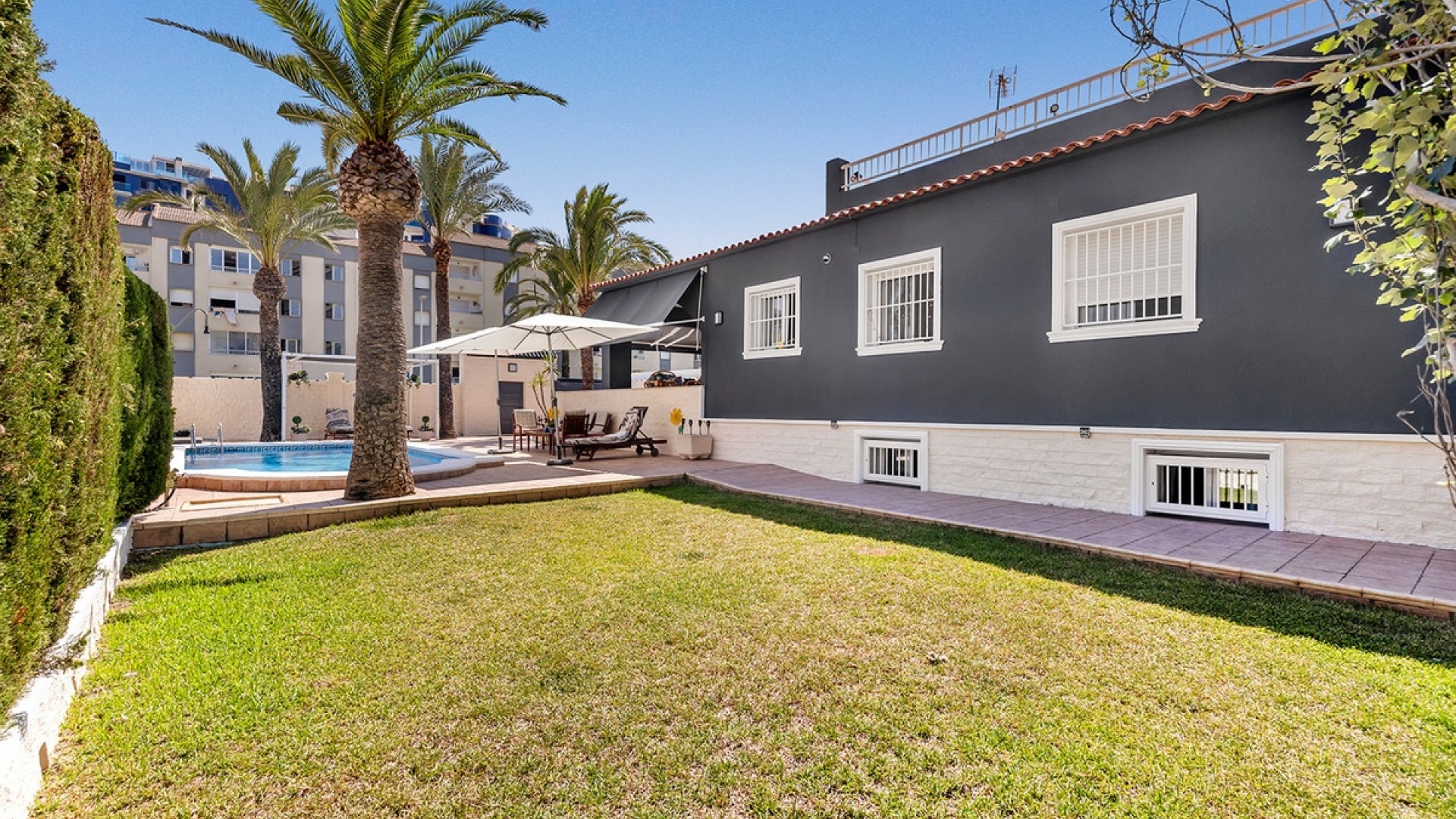 Återförsäljning - Villa - Orihuela - Rocio del Mar