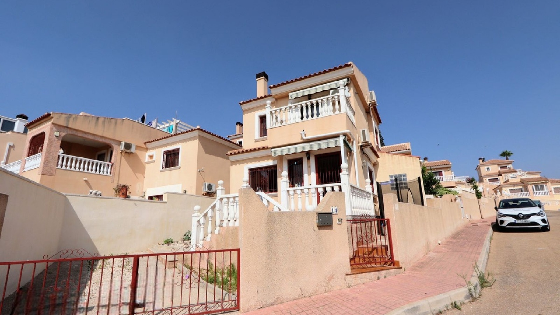 Återförsäljning - Villa - Orihuela - Villamartin