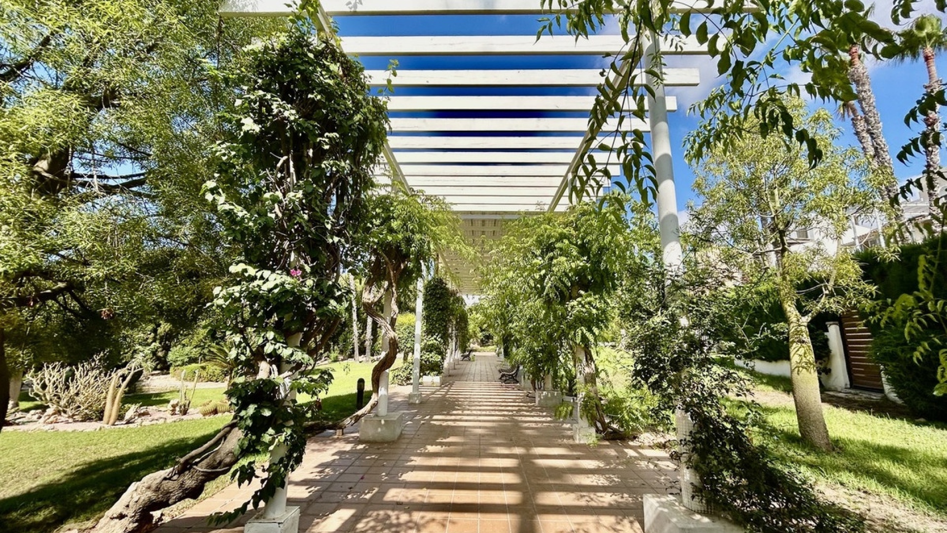 Återförsäljning - Villa - Orihuela - Villamartin