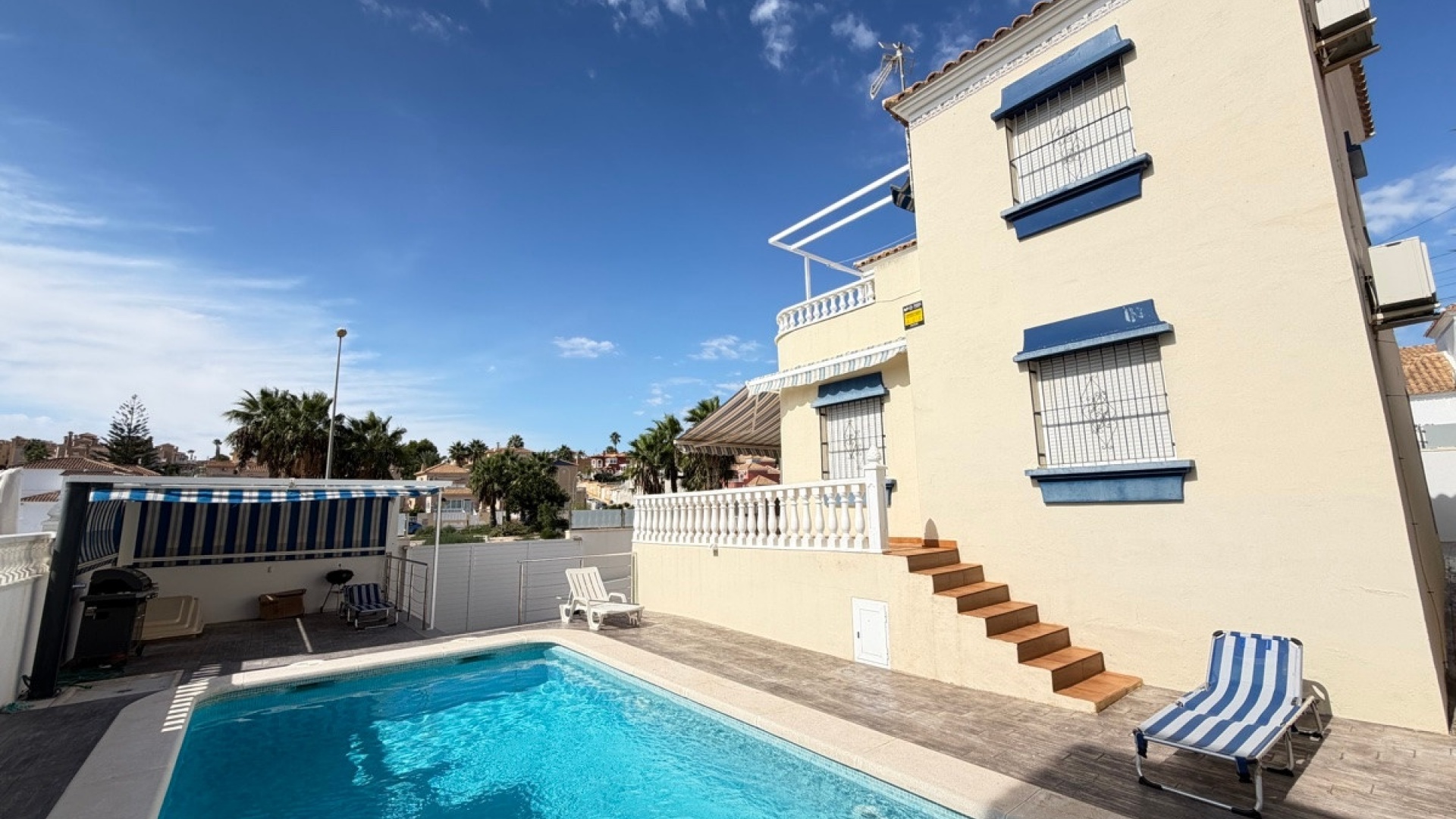 Återförsäljning - Villa - Orihuela - Villamartin