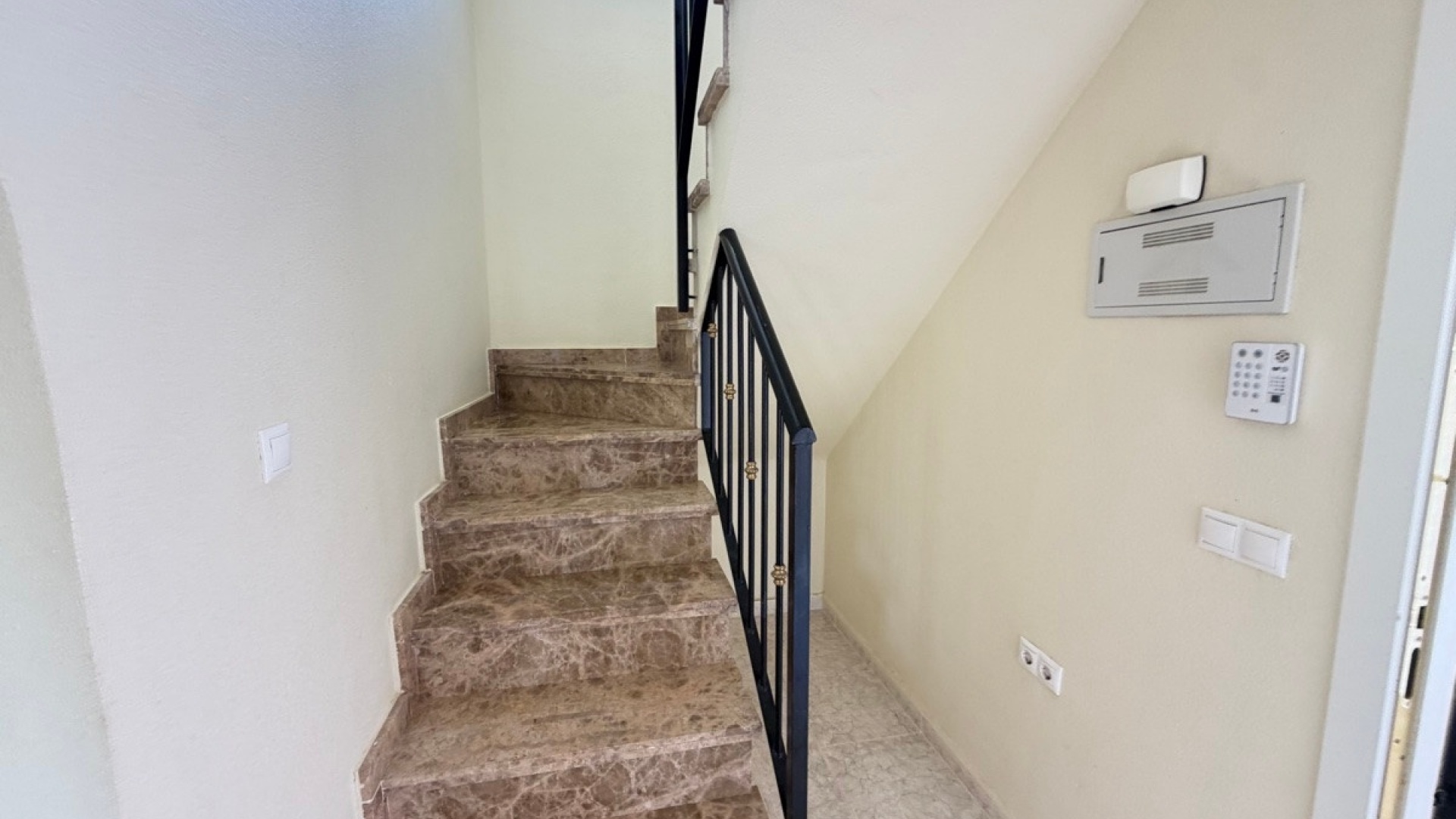 Återförsäljning - Villa - Orihuela - Villamartin