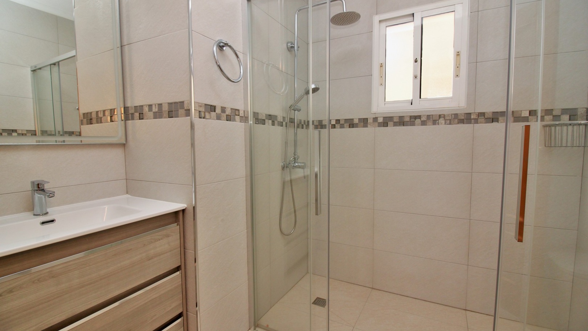 Återförsäljning - Villa - Playa Flamenca - La Pinada