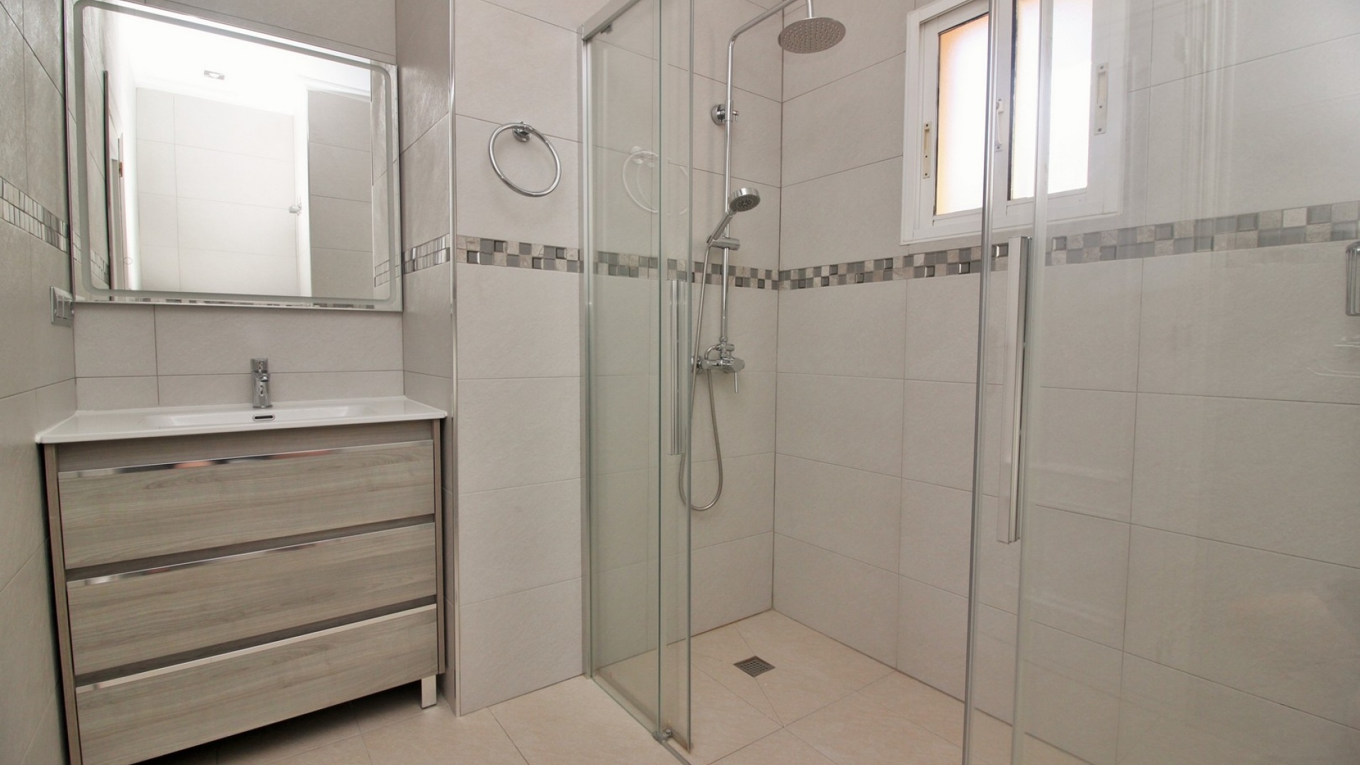 Återförsäljning - Villa - Playa Flamenca - La Pinada