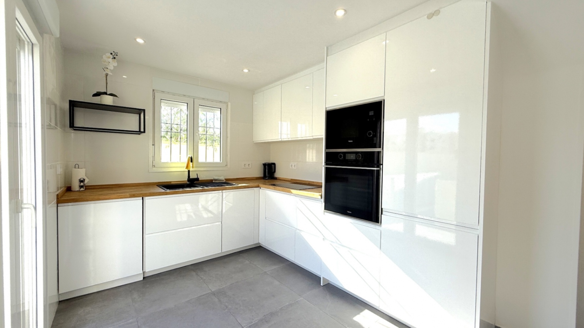 Återförsäljning - Villa - Playa Flamenca - perla del mar