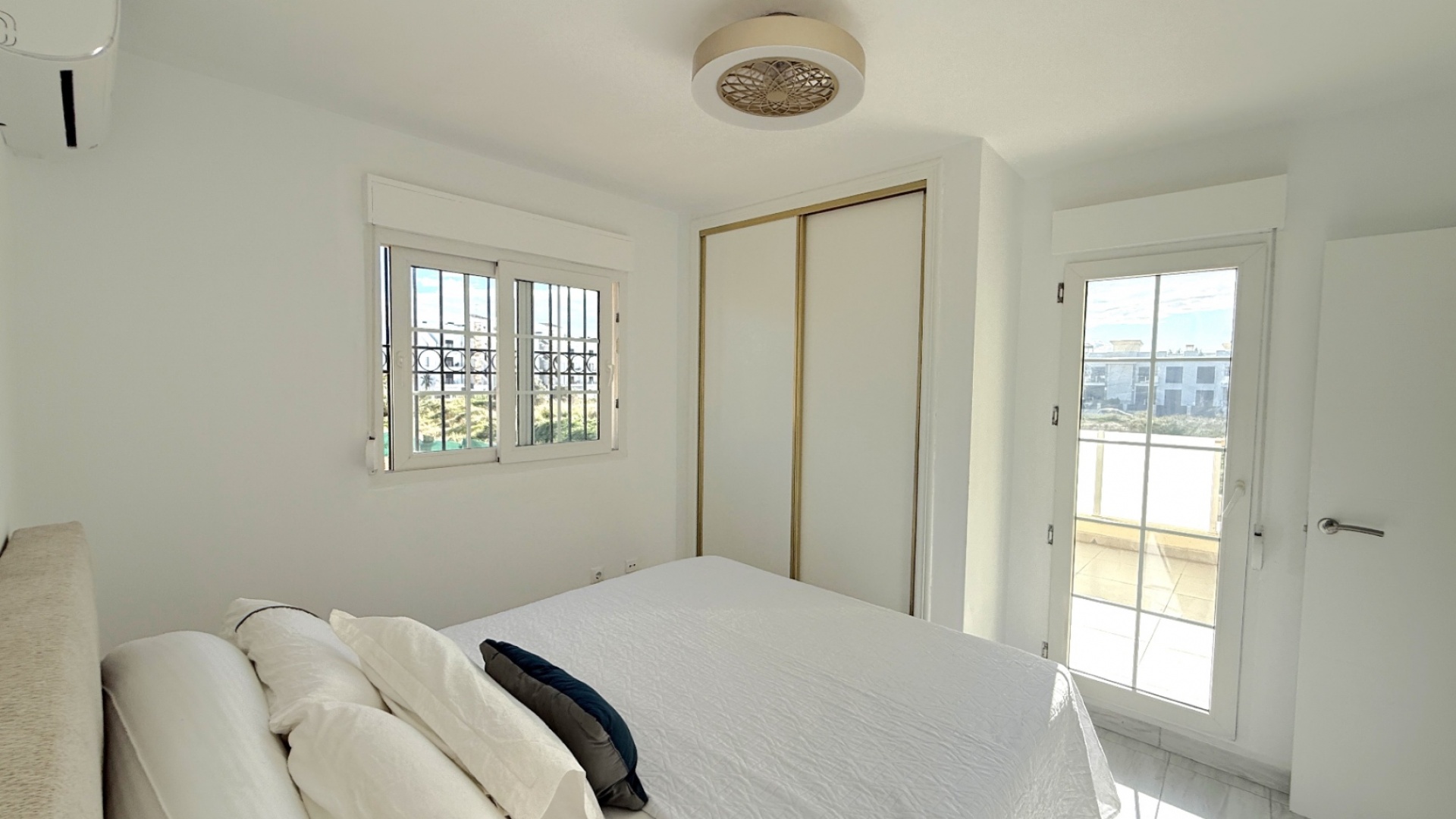 Återförsäljning - Villa - Playa Flamenca - perla del mar