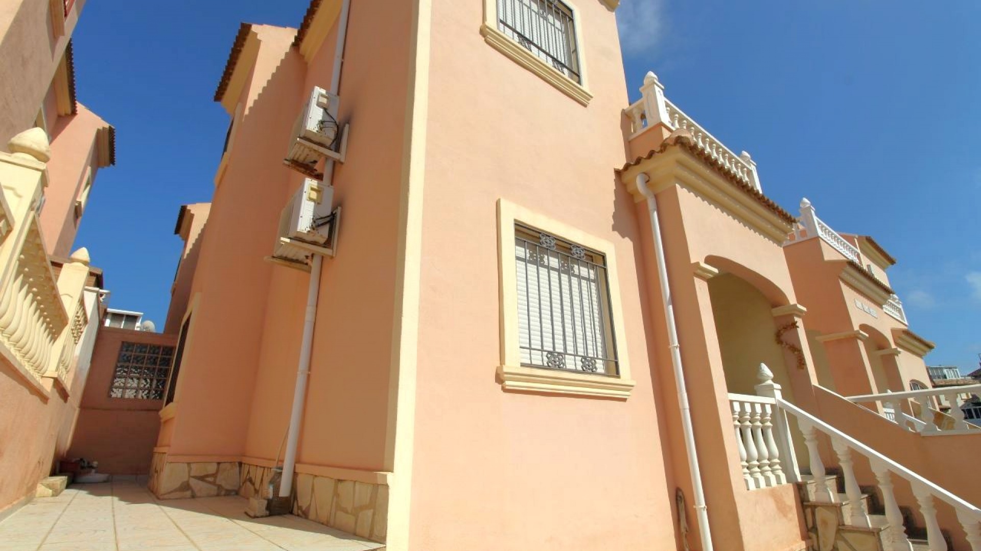 Återförsäljning - Villa - Playa Flamenca - pueblo caballero