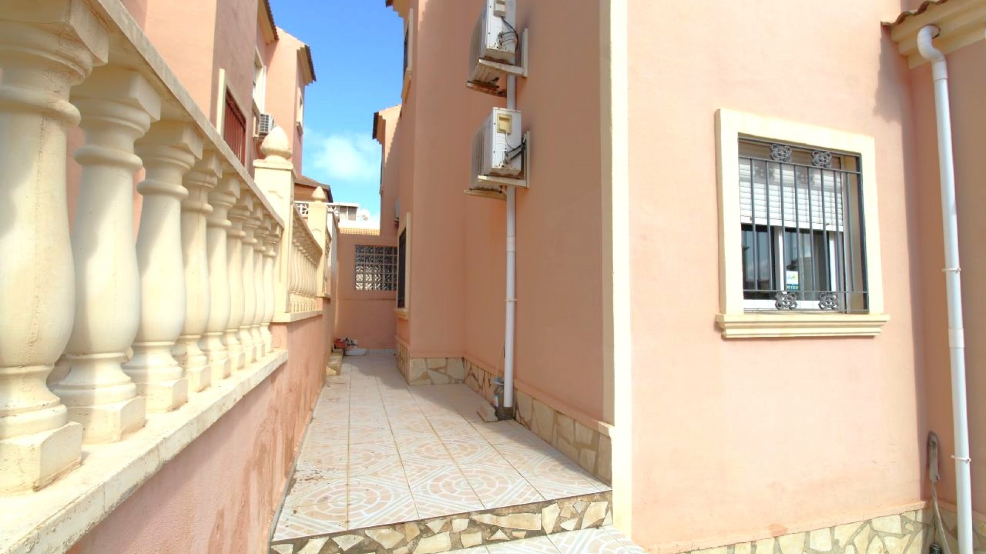 Återförsäljning - Villa - Playa Flamenca - pueblo caballero