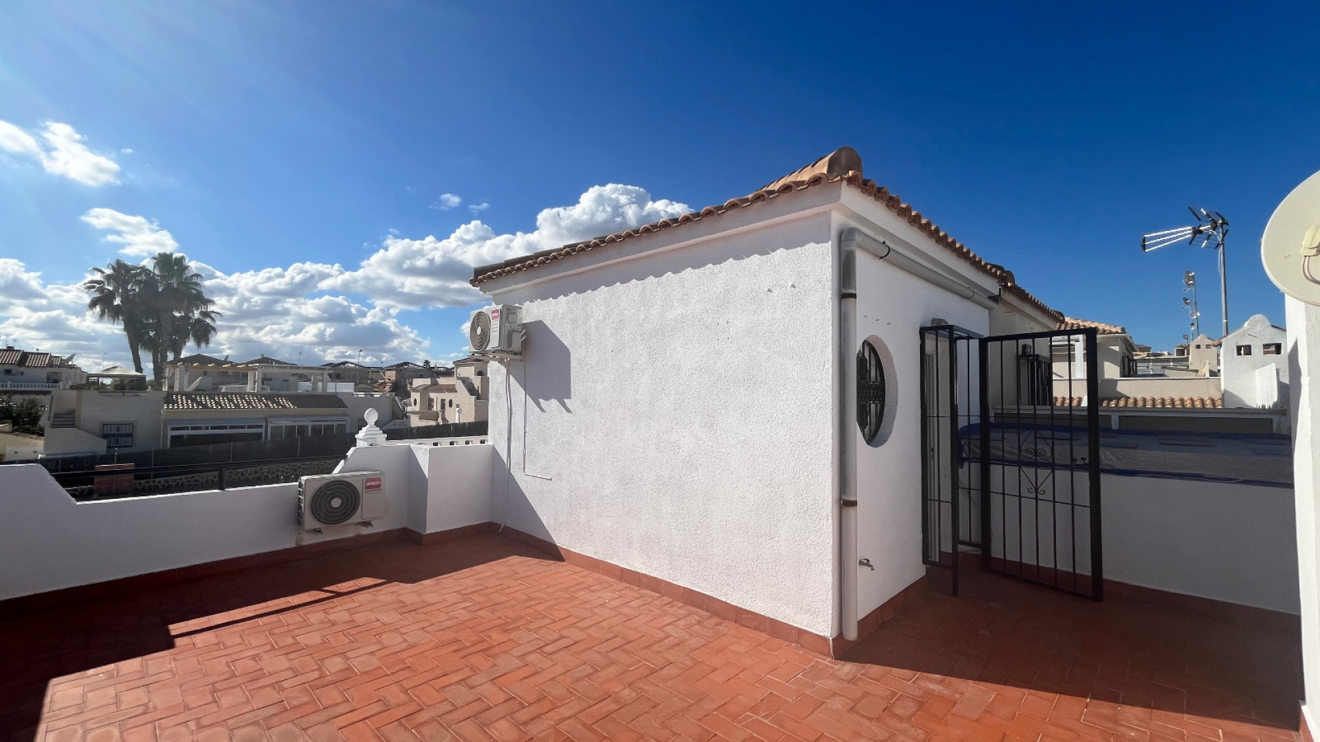 Återförsäljning - Villa - Punta Prima - serena