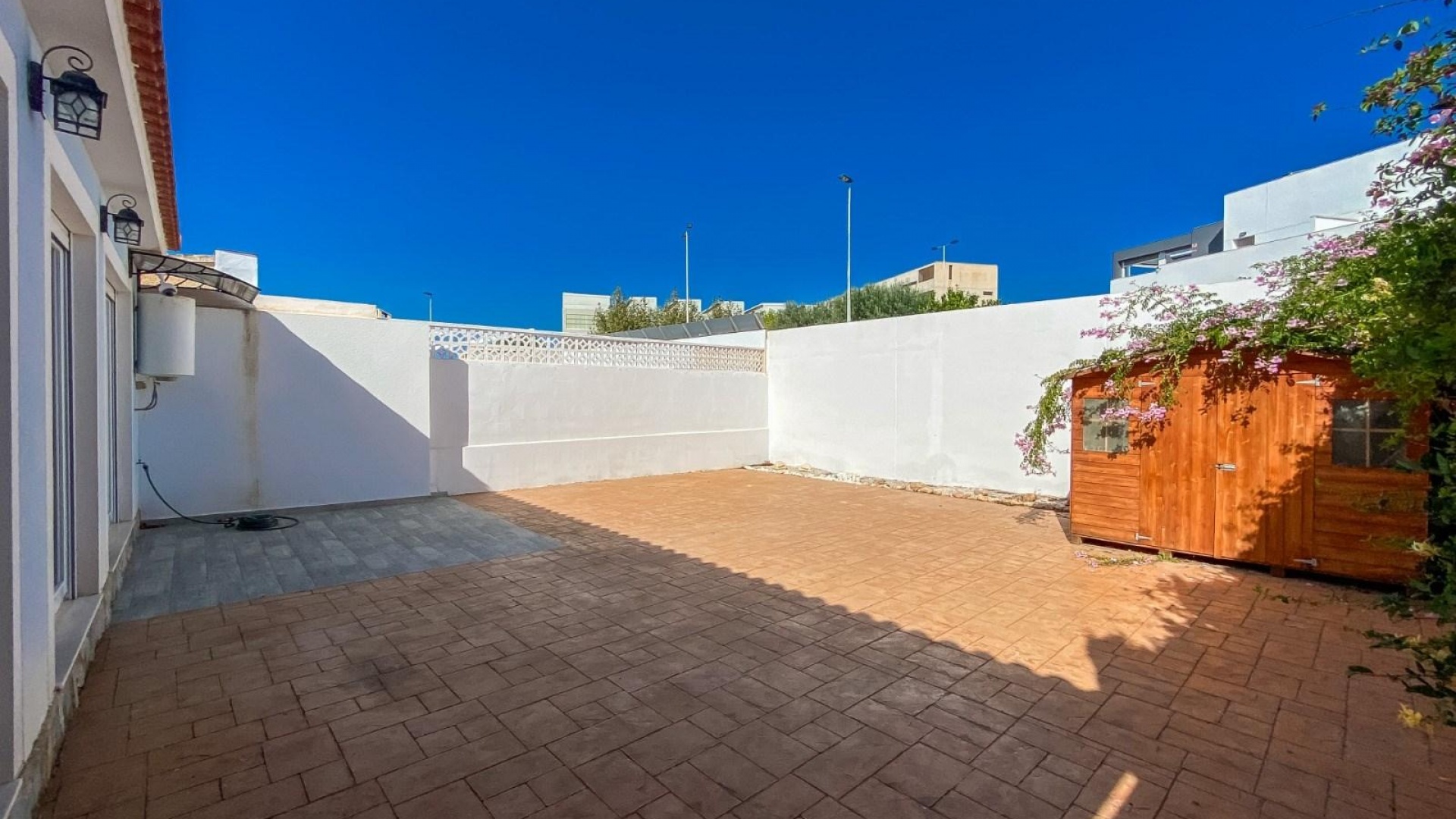 Återförsäljning - Villa - Torrevieja - Aguas Nuevas