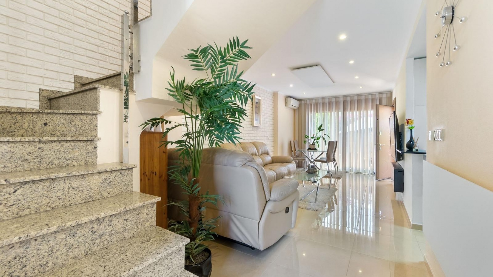 Återförsäljning - Villa - Torrevieja - Aguas Nuevas