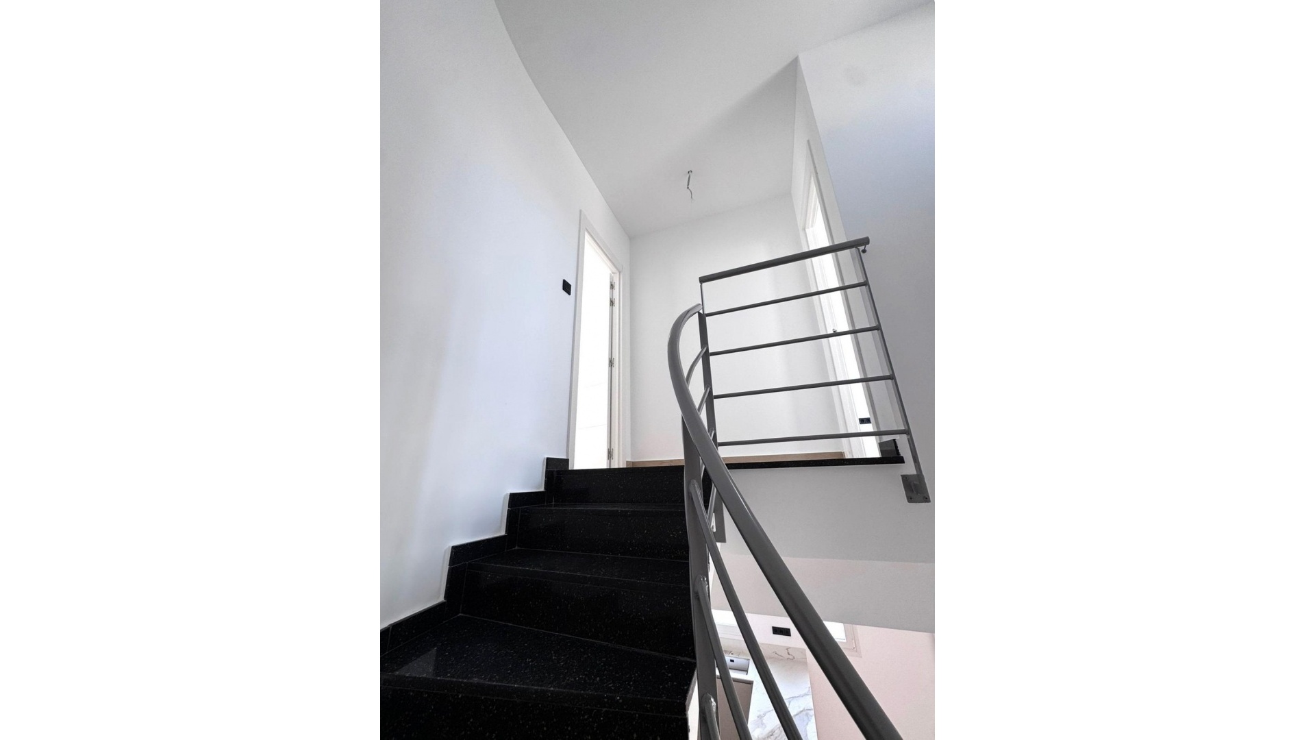 Återförsäljning - Villa - Torrevieja - Aguas Nuevas