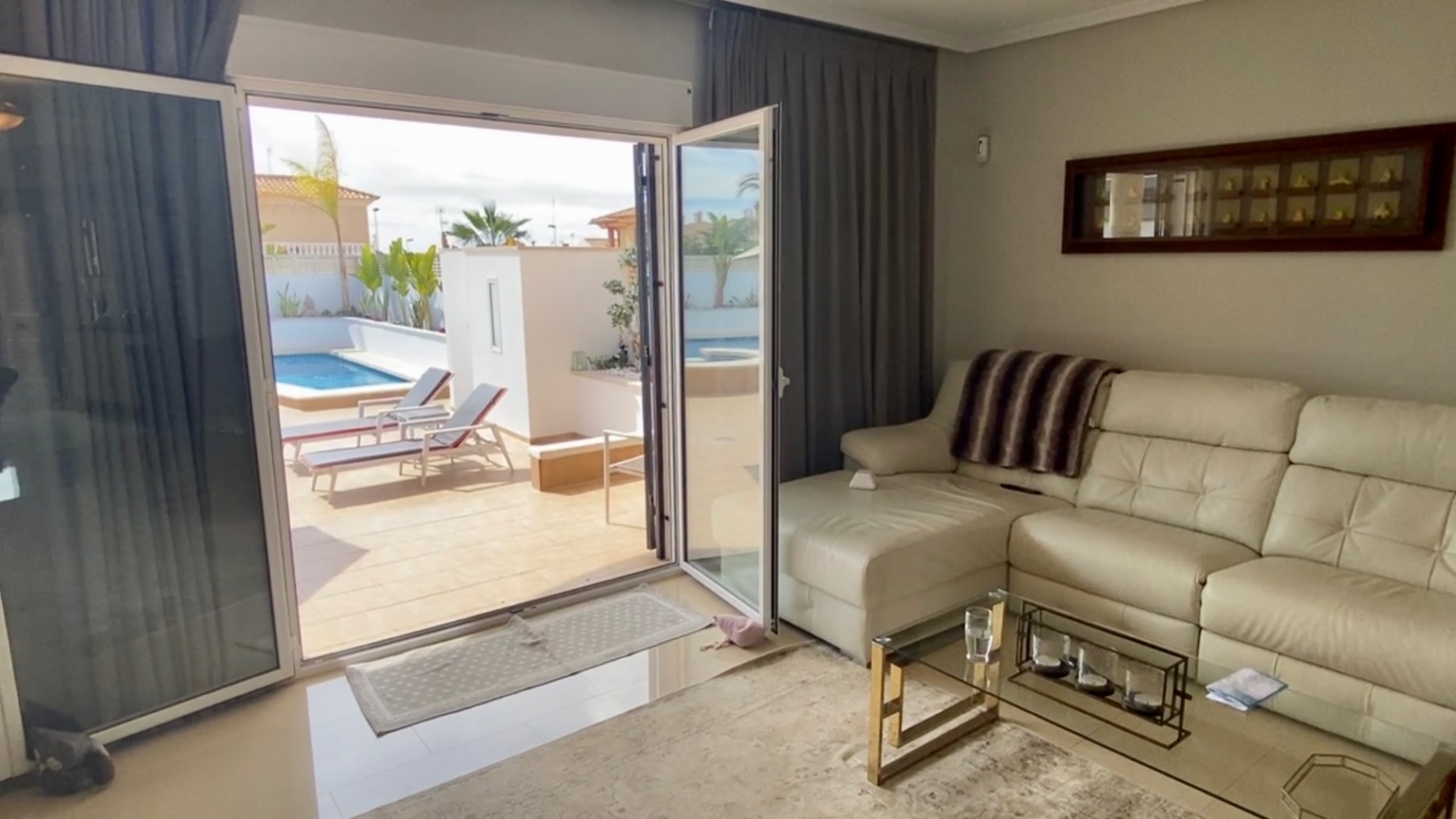 Återförsäljning - Villa - Torrevieja - Aguas Nuevas