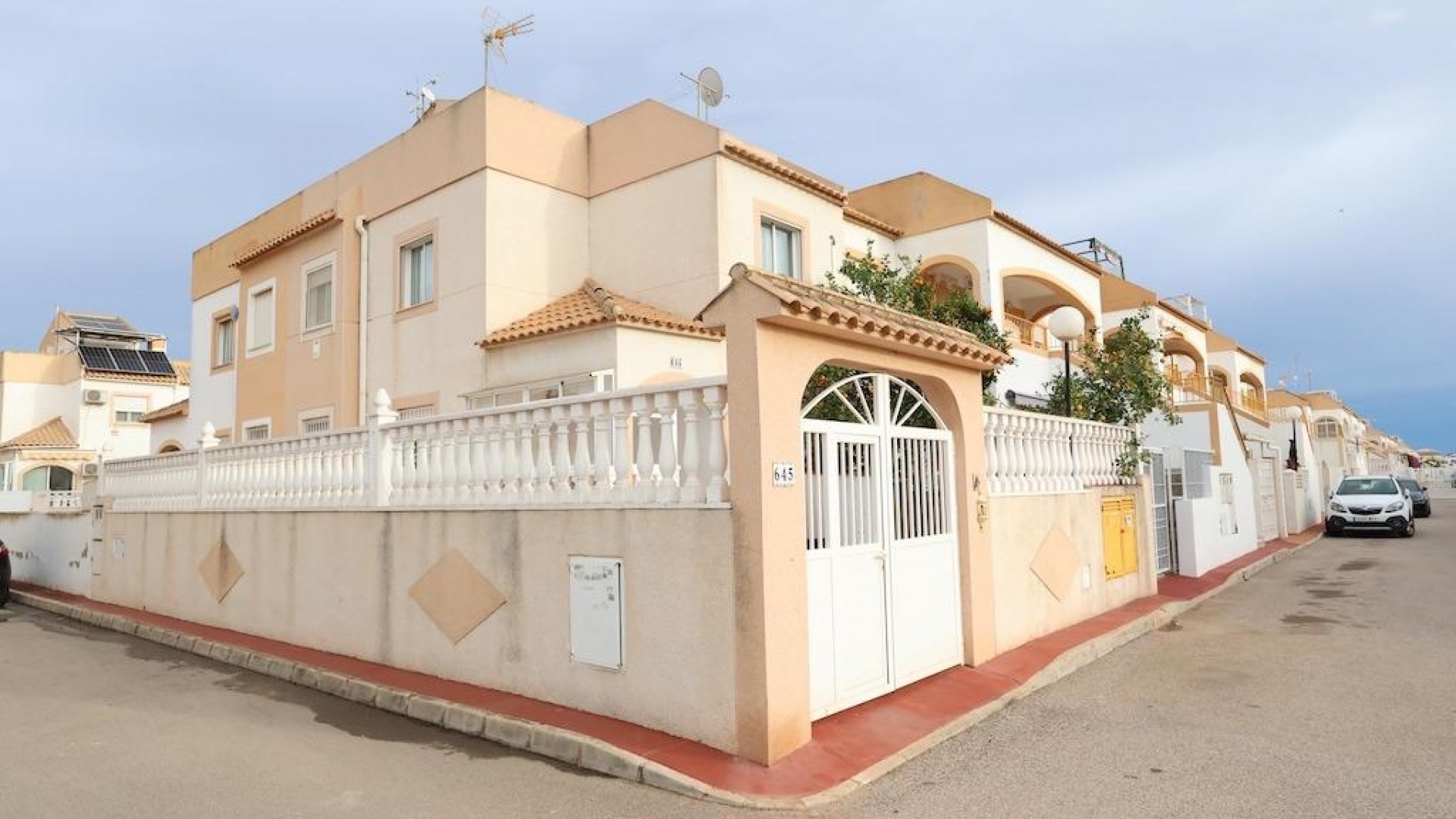 Återförsäljning - Villa - Torrevieja - altos del limonar