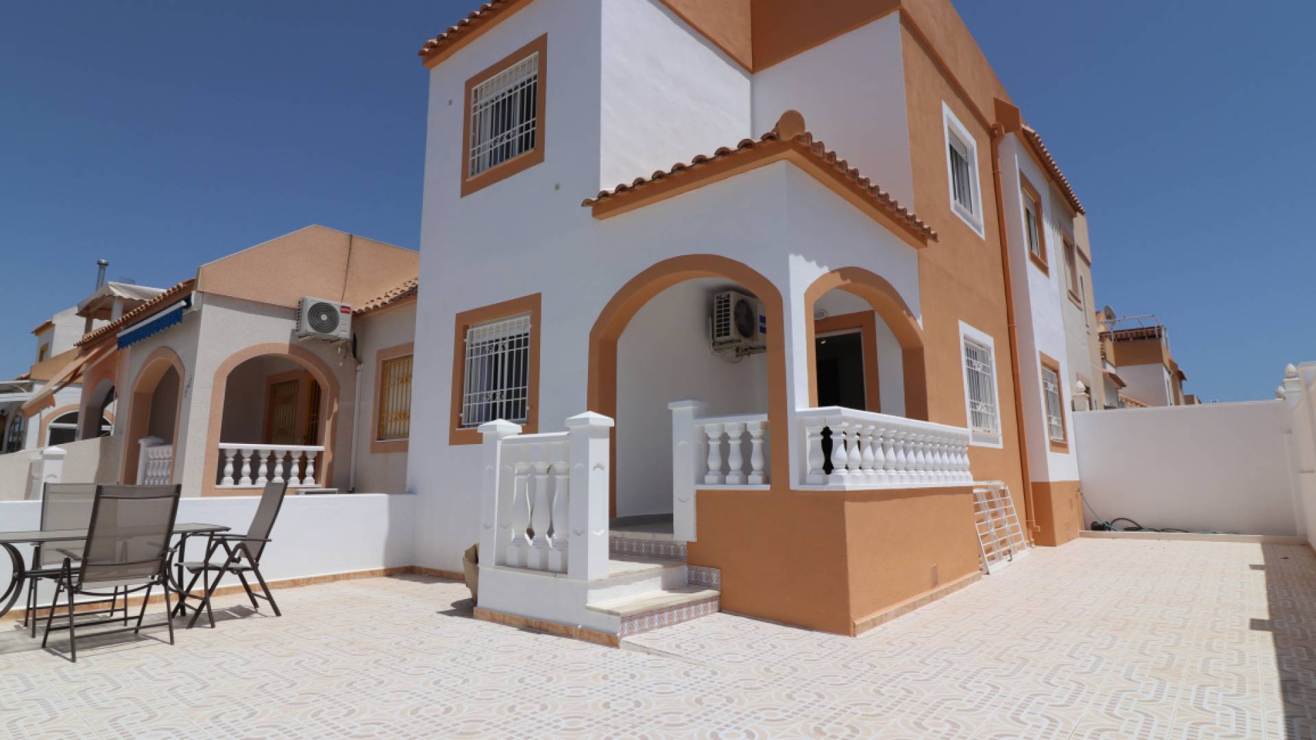 Återförsäljning - Villa - Torrevieja - altos del limonar