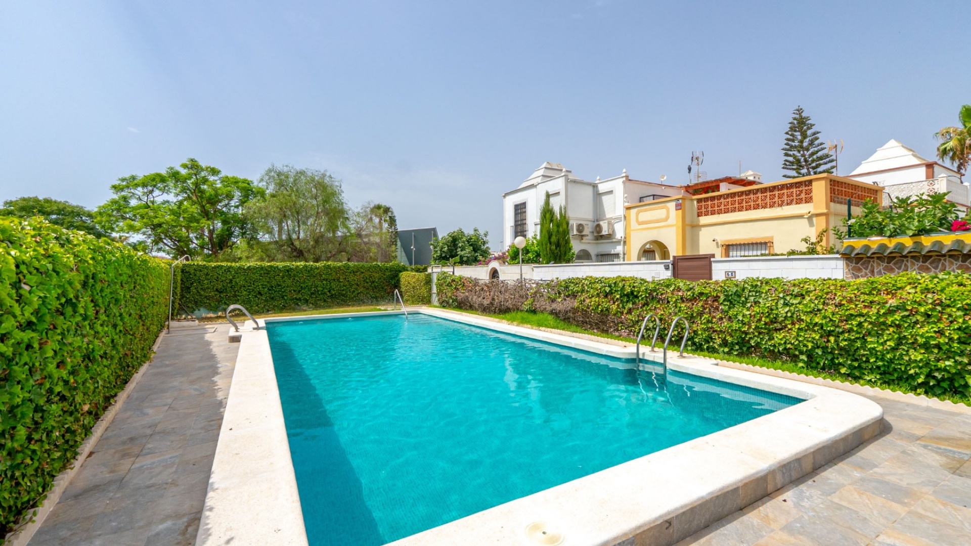 Återförsäljning - Villa - Torrevieja - jardin del mar