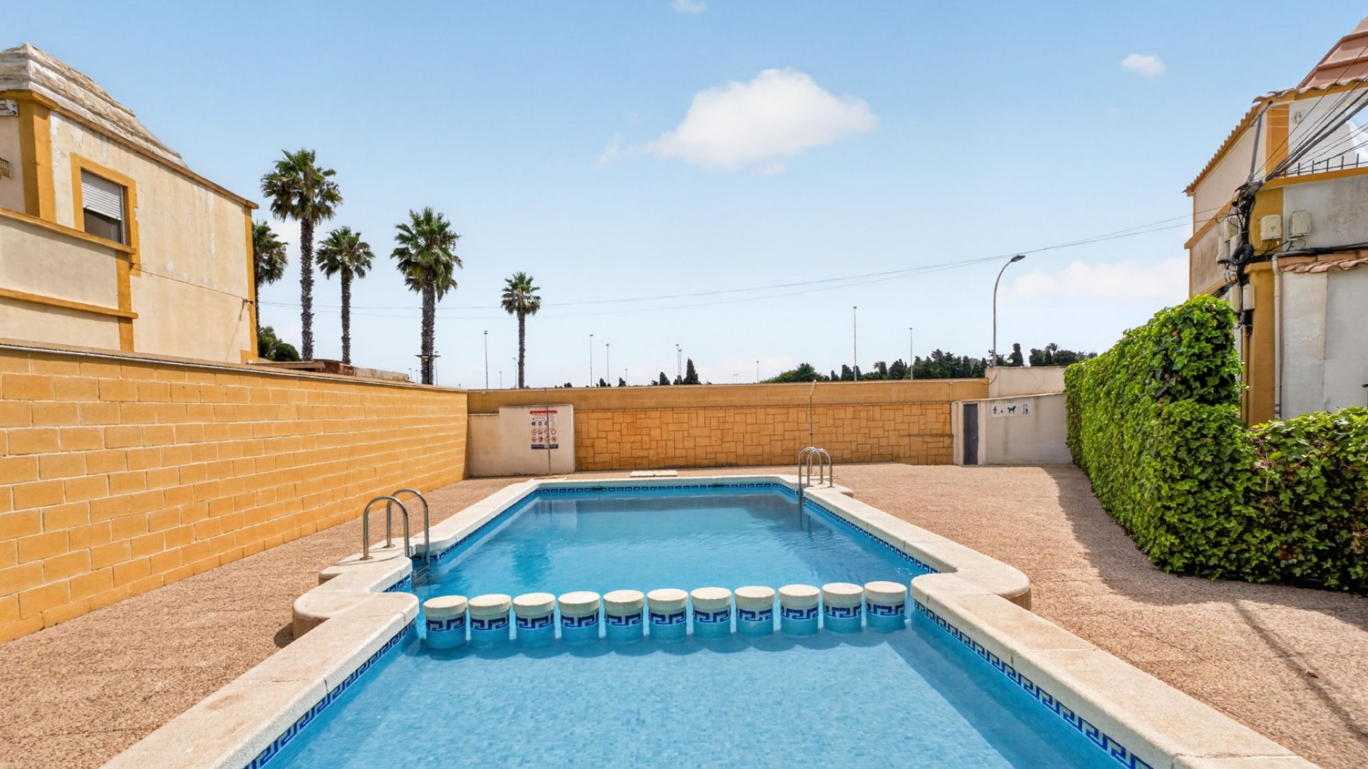 Återförsäljning - Villa - Torrevieja - jardin del mar