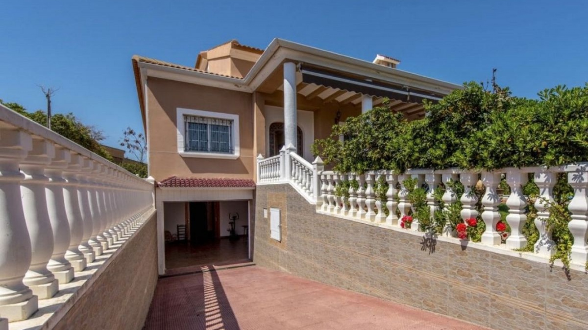 Återförsäljning - Villa - Torrevieja - La Mata