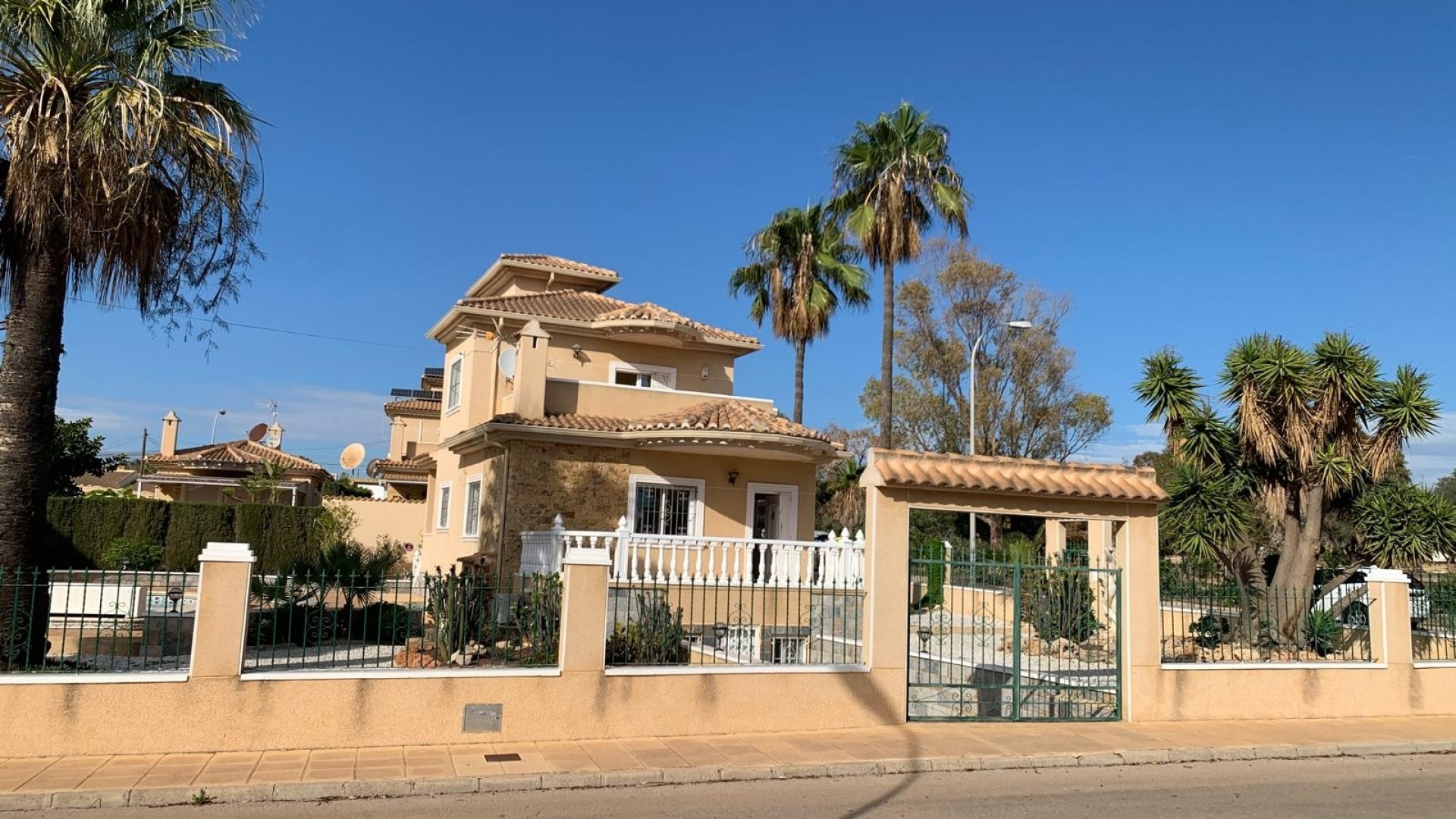 Återförsäljning - Villa - Torrevieja - La Siesta