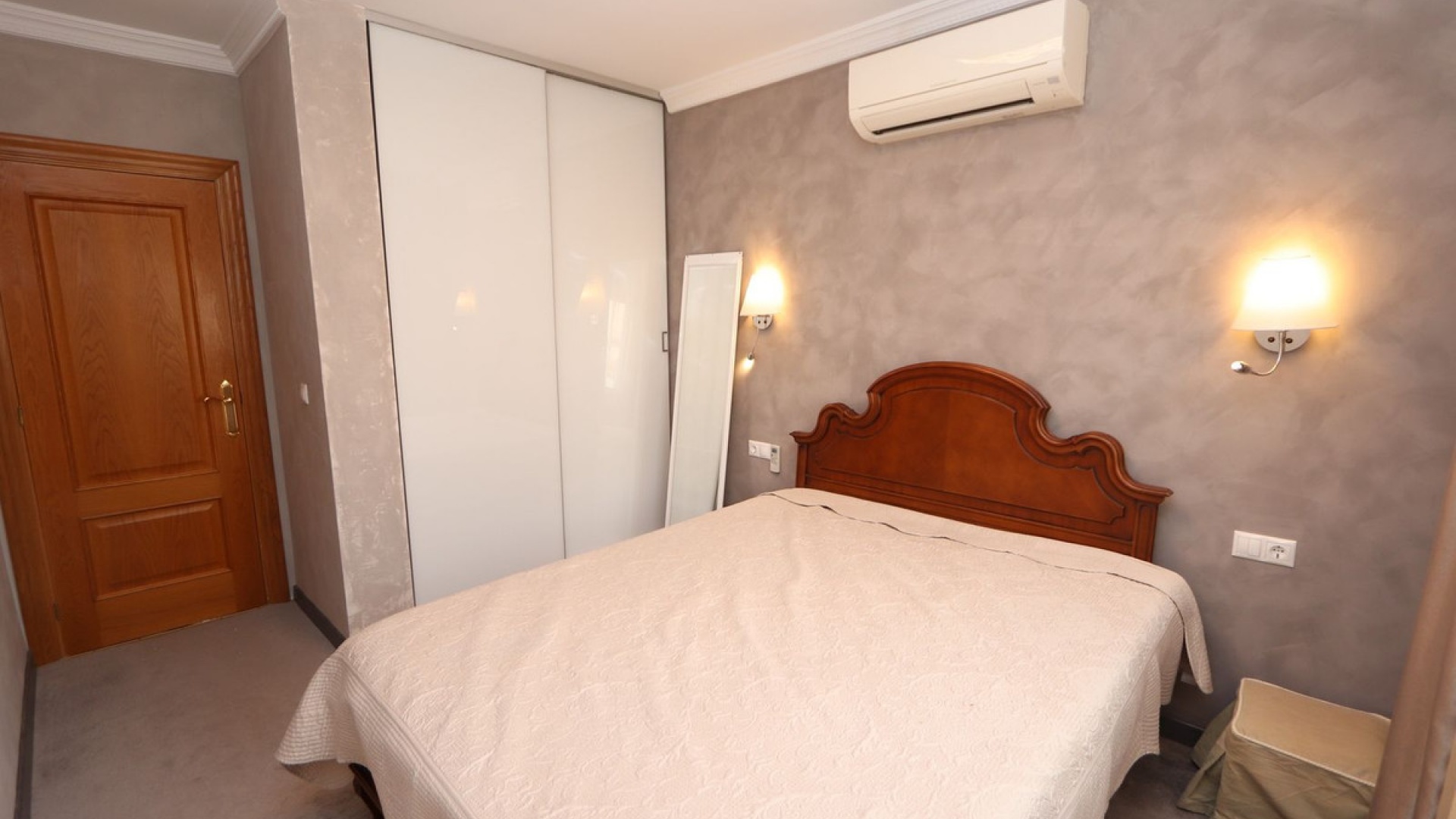 Återförsäljning - Villa - Torrevieja - Torrevieja Centro