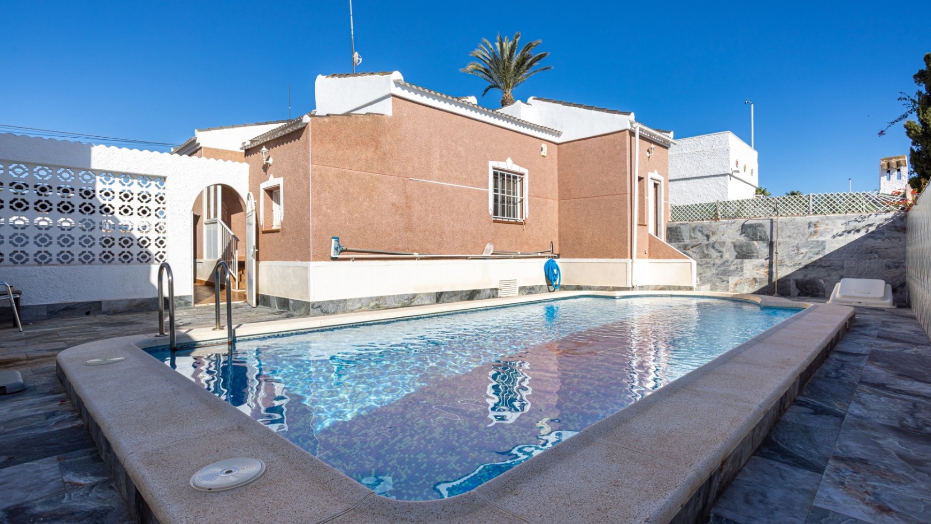 Återförsäljning - Villa - Torrevieja - Urbanización San Luis
