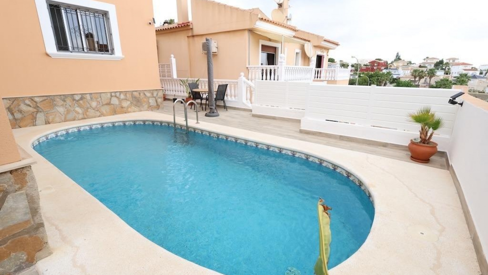 Återförsäljning - Villa - Villamartin - blue lagoon