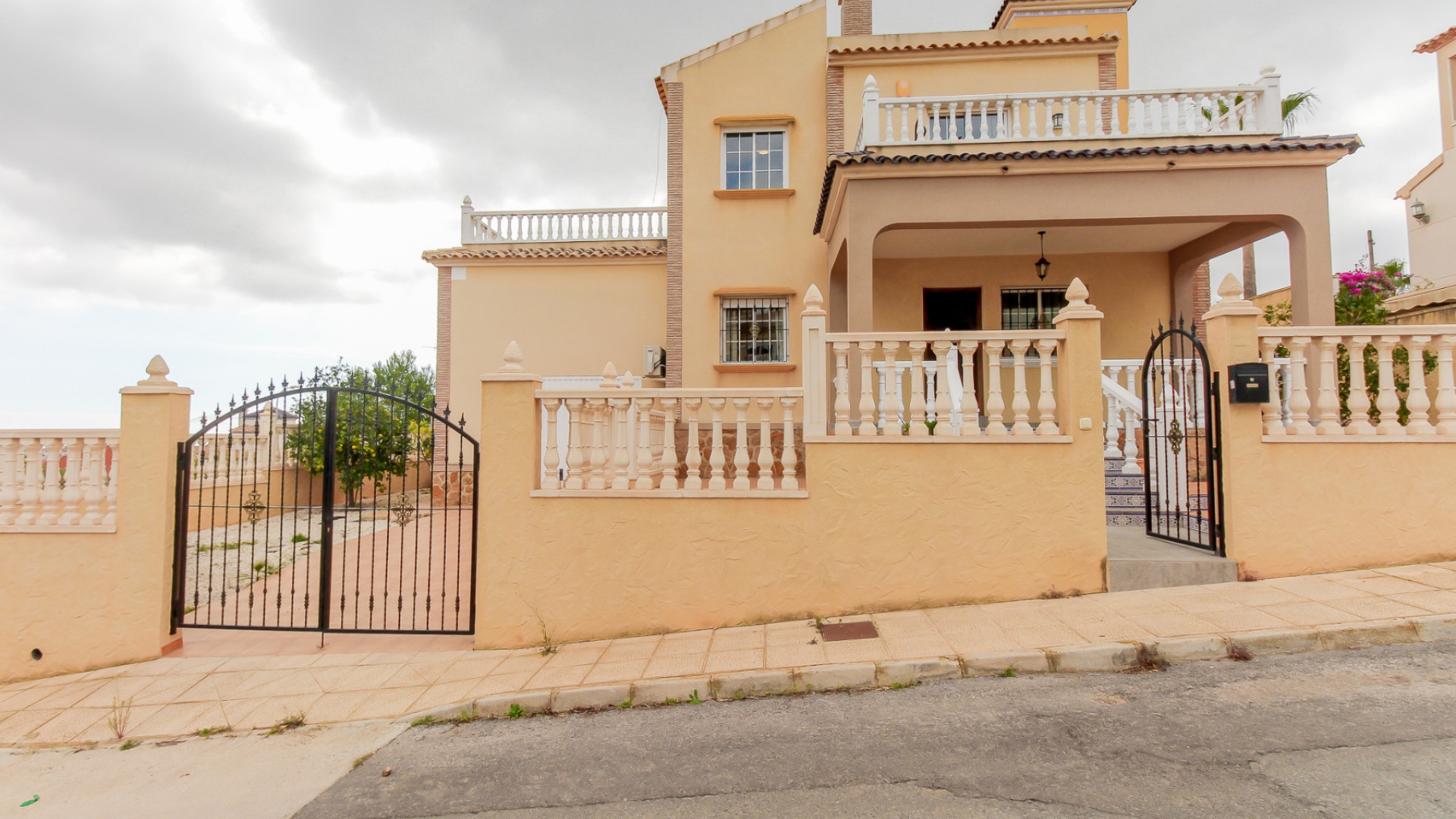 Återförsäljning - Villa - Villamartin - El Galan