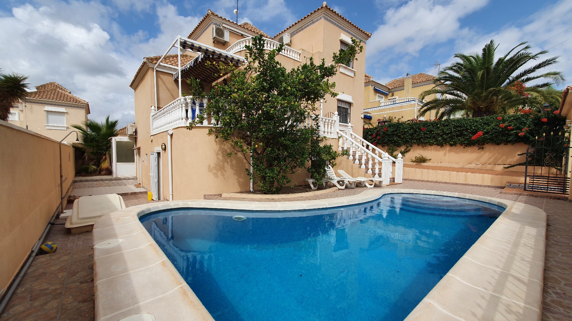 Återförsäljning - Villa - Villamartin - El Galan