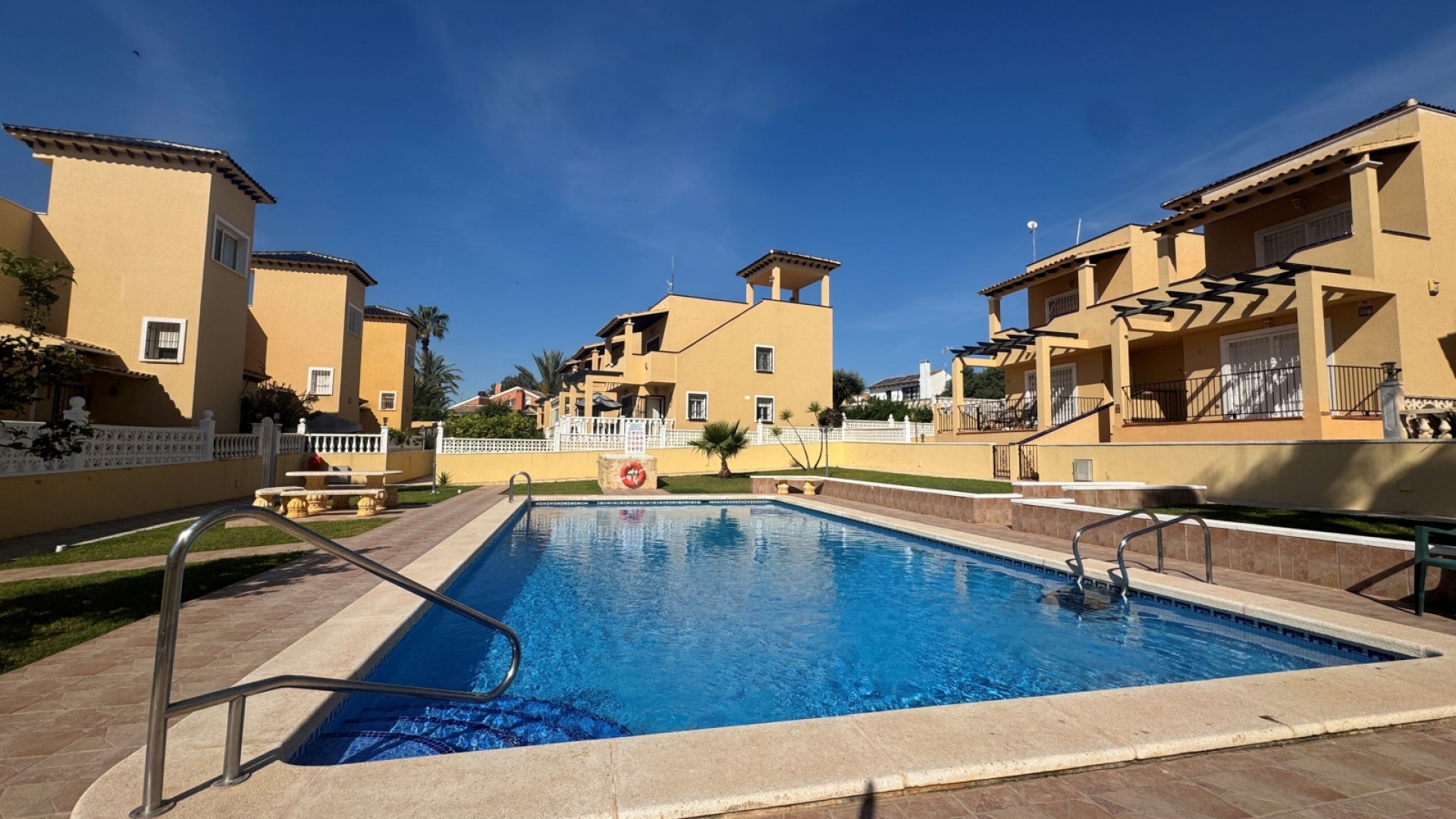 Återförsäljning - Villa - Villamartin - lomas del golf