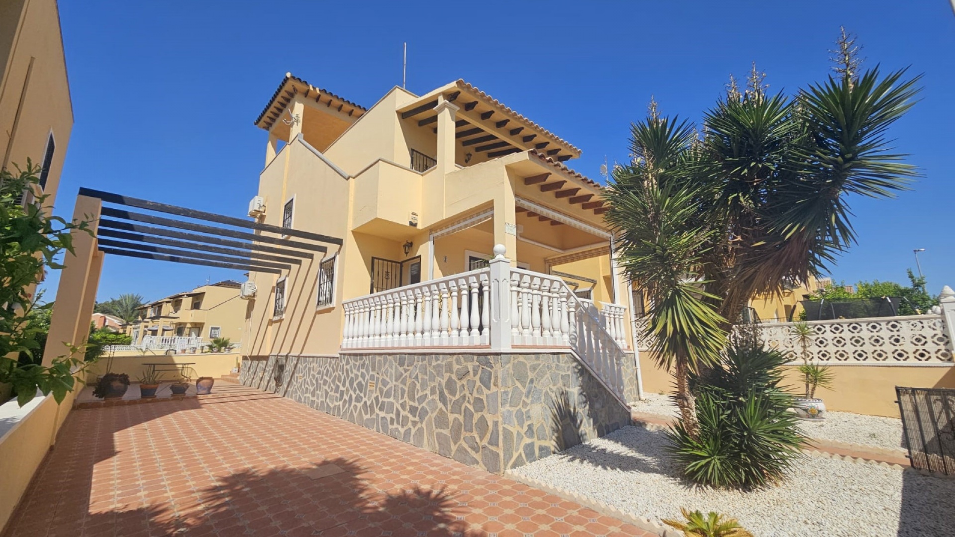 Återförsäljning - Villa - Villamartin - lomas del golf