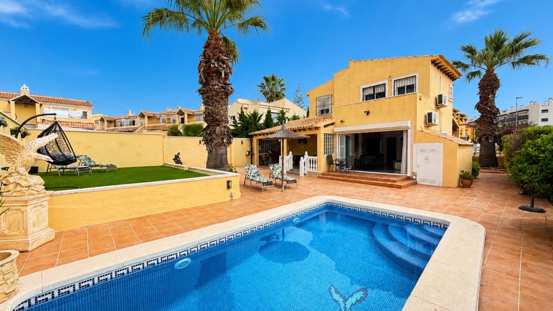 Återförsäljning - Villa - Villamartin - lomas del golf