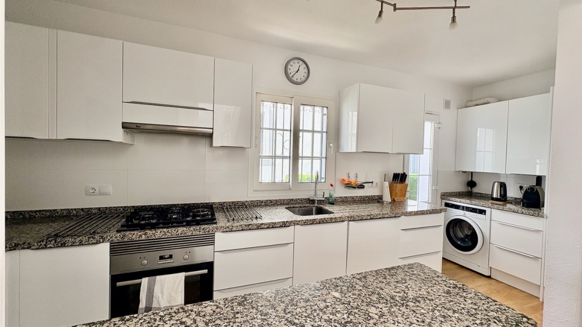 Återförsäljning - Villa - Villamartin - rioja