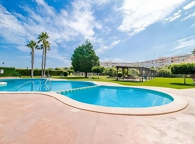 Bungalow - Wiederverkauf - Torrevieja - ESMA-76114