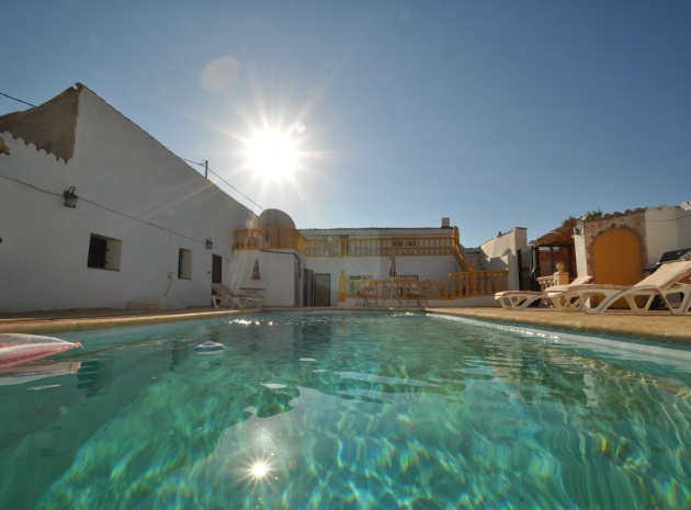 Country Property - Wederverkoop - Pinoso - Pinoso Centro
