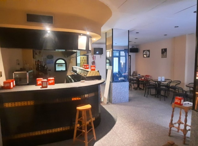 Gewerbeimmobilien - Wiederverkauf - Torrevieja - ESMA-94071