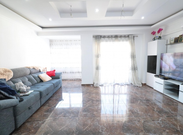 Lägenhet - Återförsäljning - Torrevieja - ESMA-50797