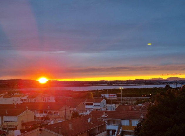 Lägenhet - Återförsäljning - Torrevieja - ESMA-66526