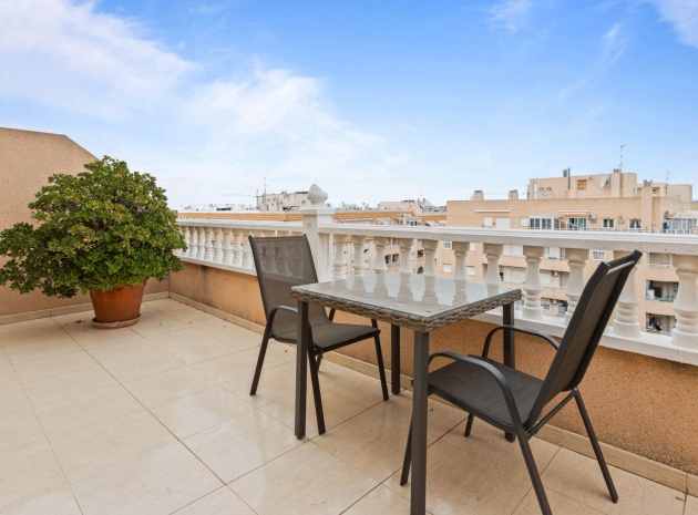 Lägenhet - Återförsäljning - Torrevieja - ESMA-84432