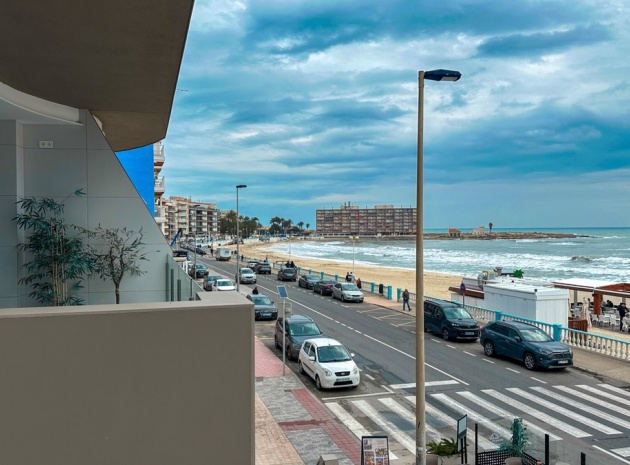 Lägenhet - Återförsäljning - Torrevieja - Playa De Los Locos