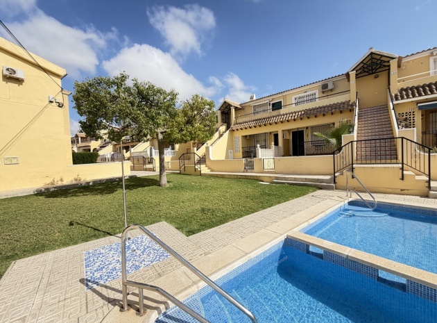 Lägenhet - Återförsäljning - Villamartin - lomas del golf