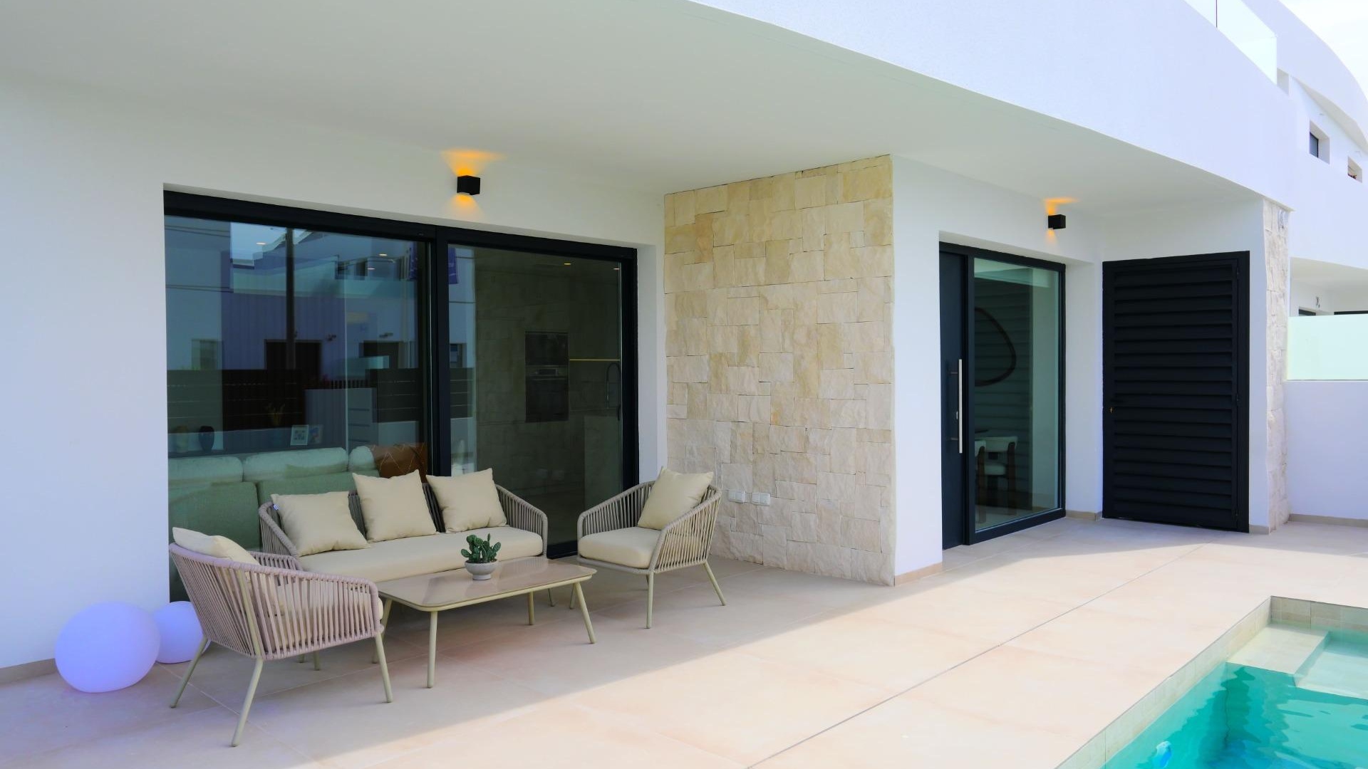 Neubau - Villa - Dolores - polideportivo