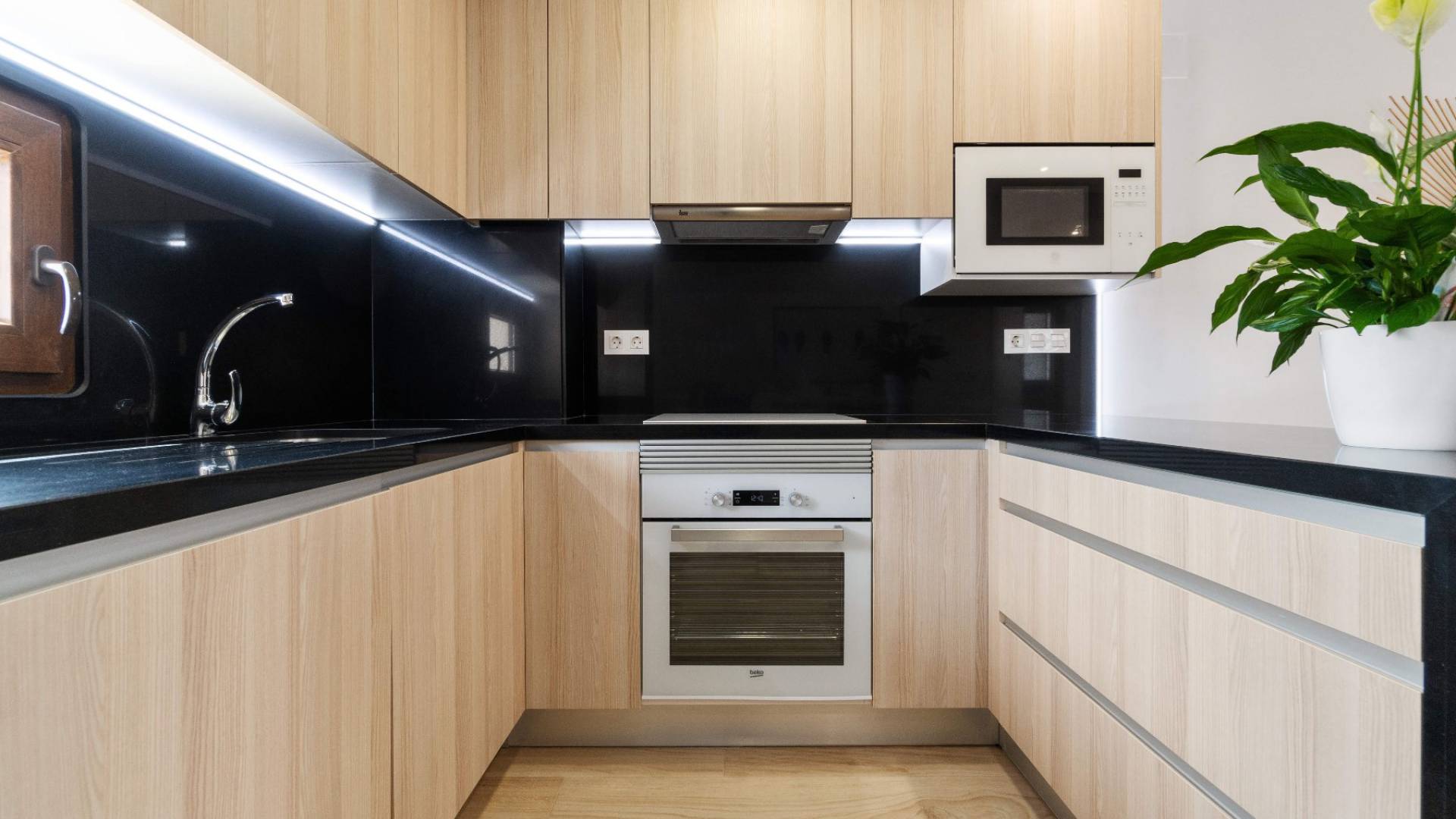 Neubau - Wohnung - Los Balcones - Laguna Beach