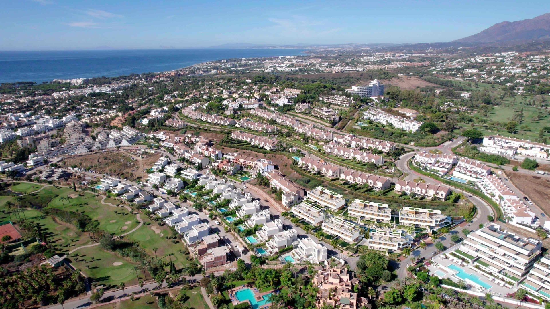 Nybyggnad - Villa - Estepona - El Paraiso Golf