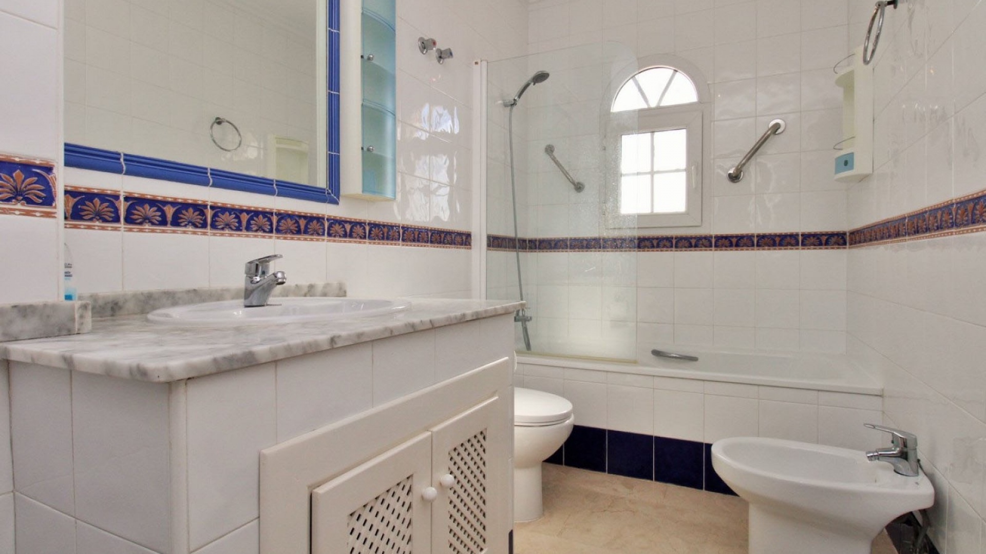 Resale - 2. Town house - Orihuela Costa - Villamartin