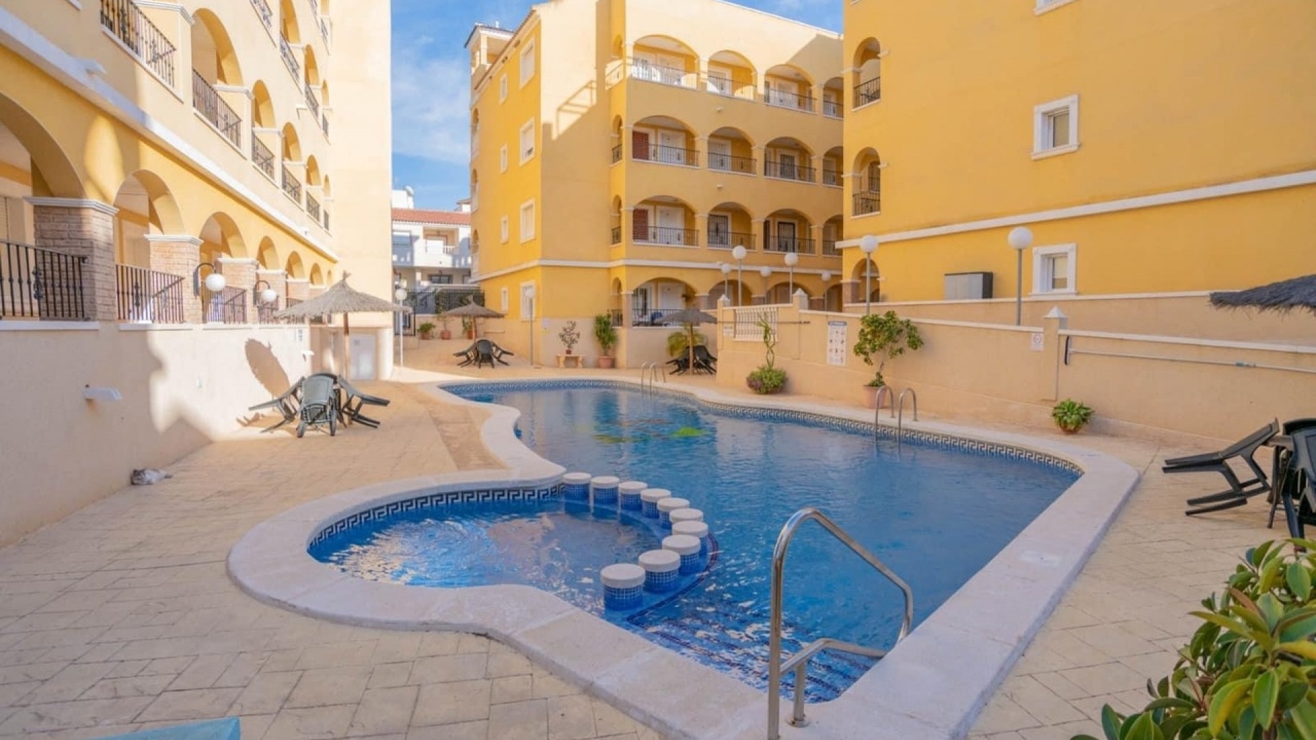 Resale - Apartment - Algorfa - fontana